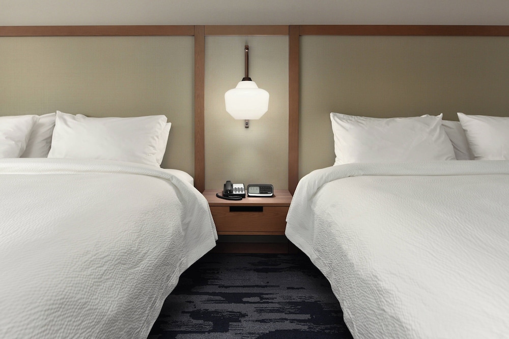 Fairfield Inn & Suites by Marriott Anaheim Los Alamitos - photo 17