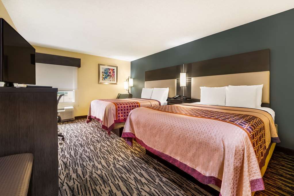 Best Western Bradbury Inn & Suites - photo 23