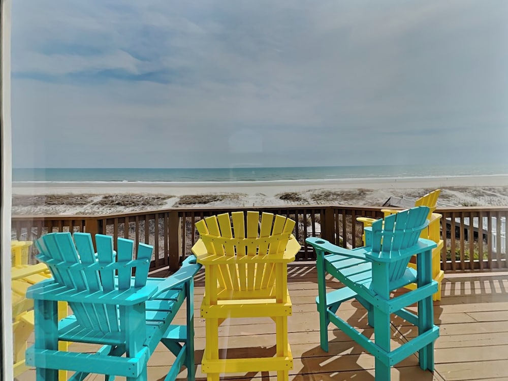 Barefoot Bungalow — 4-Star Luxury Hotel in Santa Cruz, United States