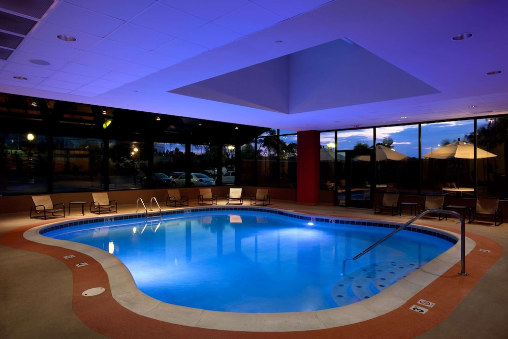 Hilton Chicago Oak Brook Suites - photo 24