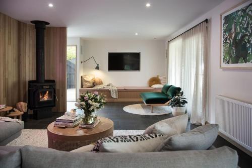 Dollywood — carbon neutral stay, Daylesford