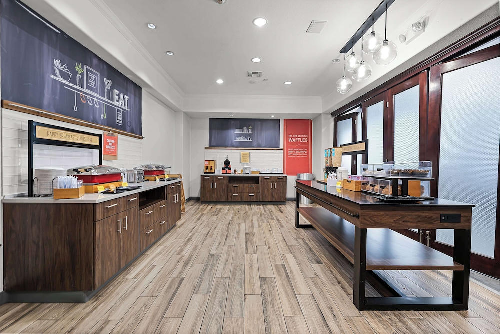 Hampton Inn Seguin - photo 47