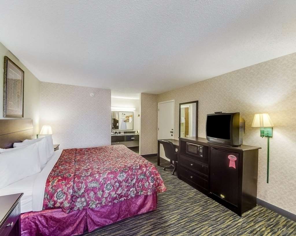 Econo Lodge Falfurrias Hwy 281 - photo 12
