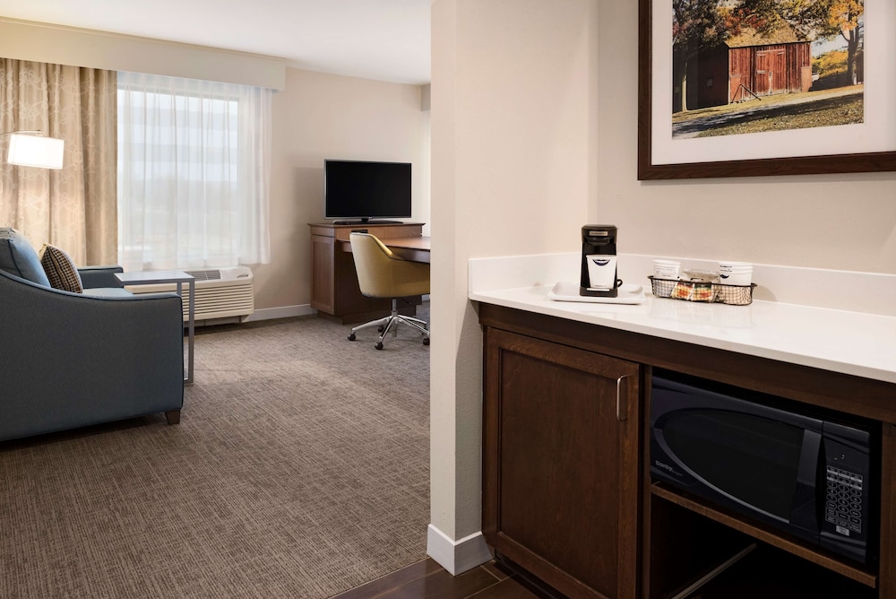 Hampton Inn Lincoln Airport - photo 14