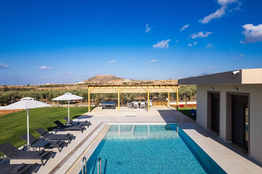Villa Red Sunset by Estia — 4-Star Luxury Hotel in Rethymno, Greece