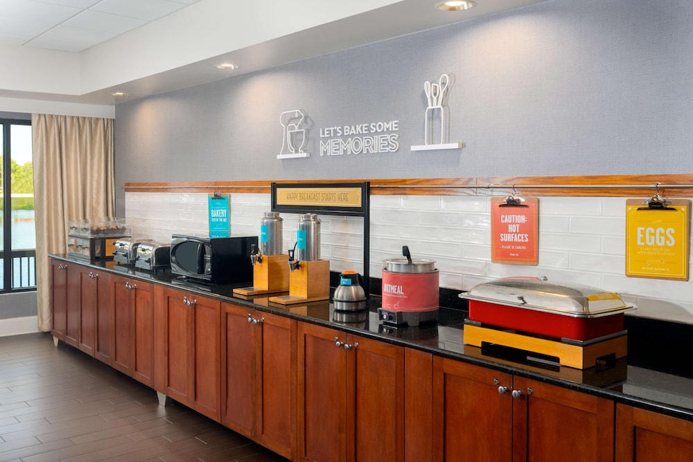 Hampton Inn Bonita Springs Naples North - photo 28