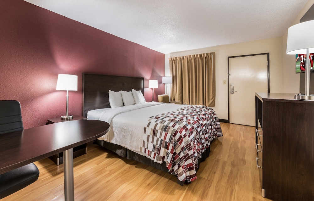 Red Roof Inn Indianapolis Castleton - photo 11