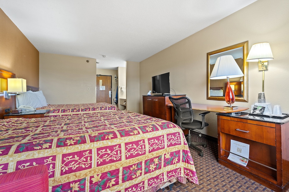 Geneva Motel Inn - photo 12