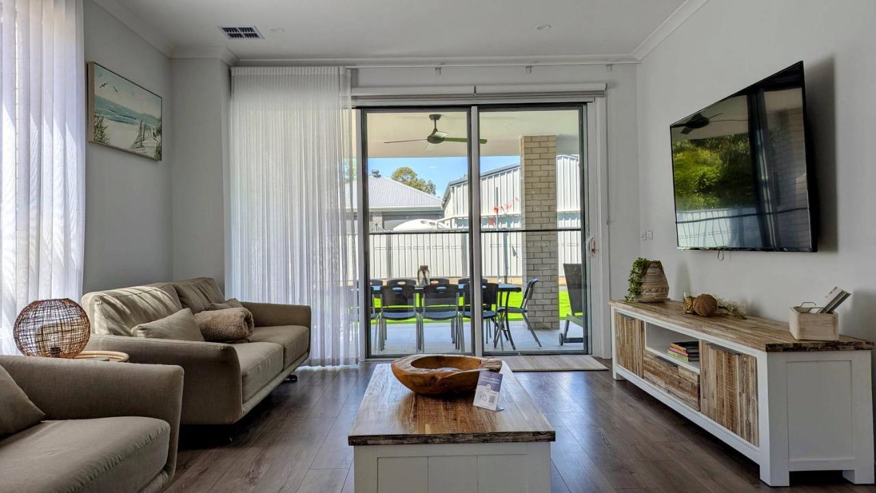 Modern comfort and luxury close to the beach — 4-Star Luxury Hotel in Indented Head, Australia
