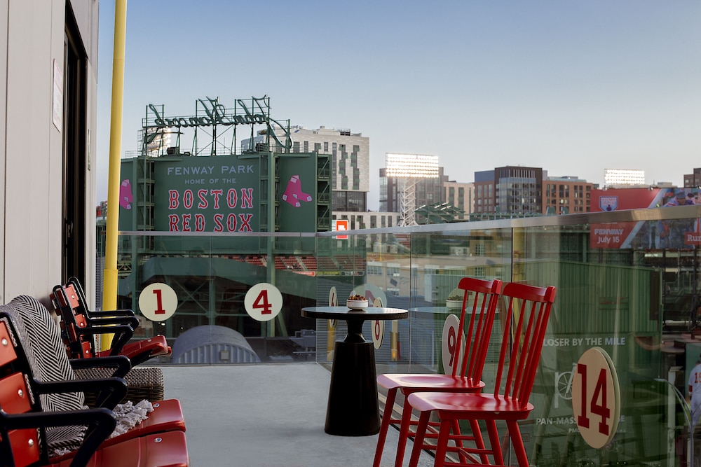 Hotel Commonwealth - photo 31