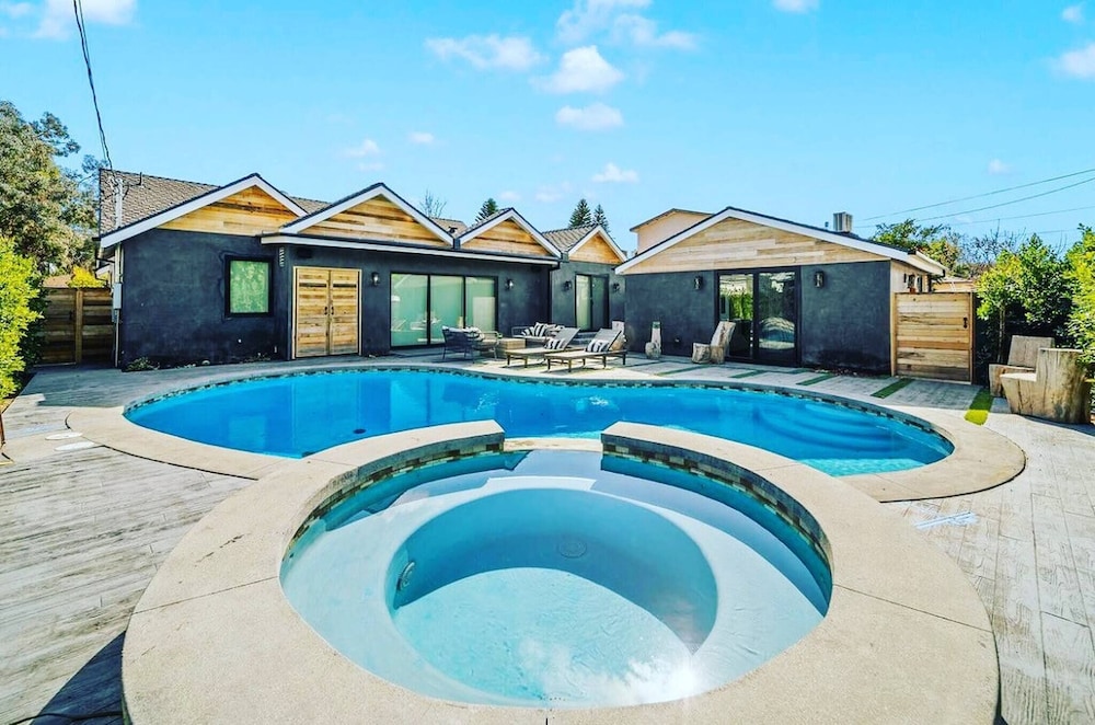 Tulum Style In Sherman Oaks — hotel in Sherman Oaks