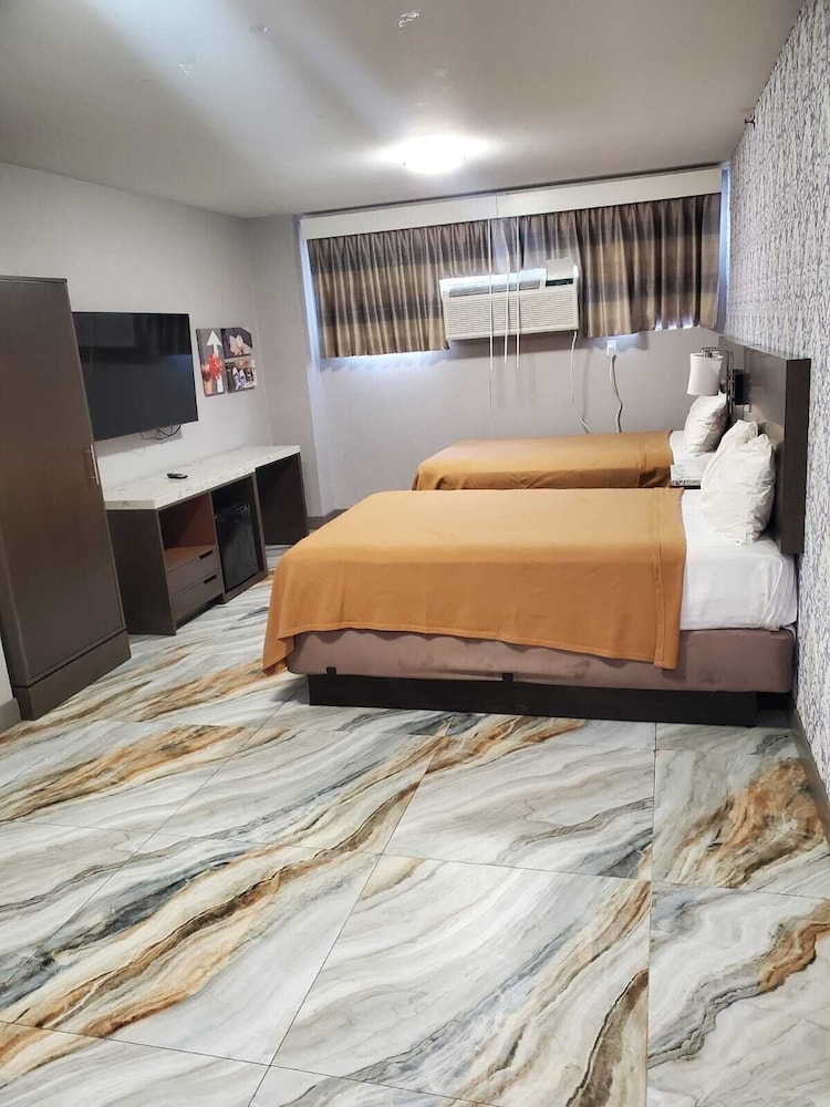 The Essence Hotel At Jfk - photo 5