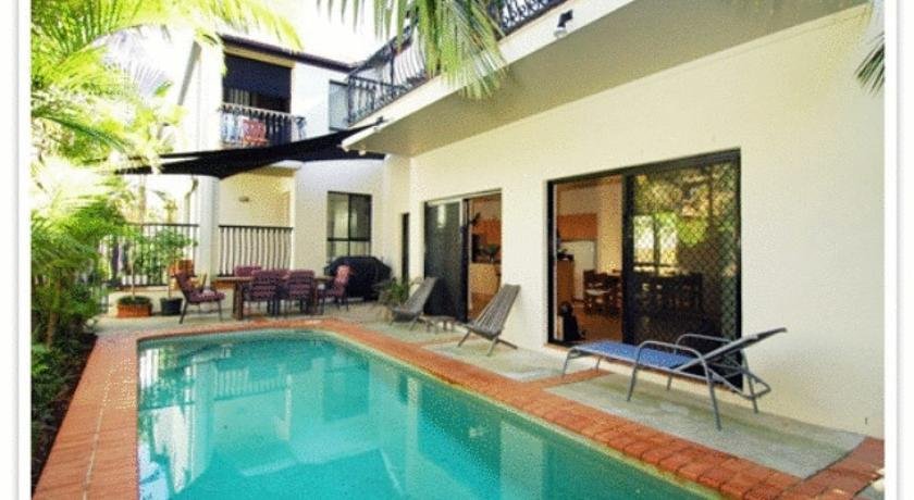 Mermaid Beachside Bed and Breakfast — 4-Star Luxury Hotel in Mermaid Beach, Australia