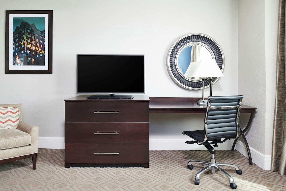 Hotel Alex Johnson Rapid City Curio Collection by Hilton - photo 22