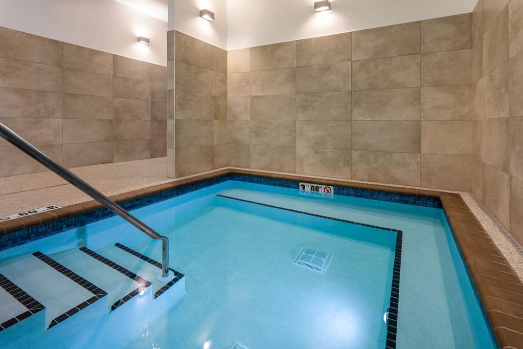 Days Inn & Suites by Wyndham Duluth by the Mall - photo 6
