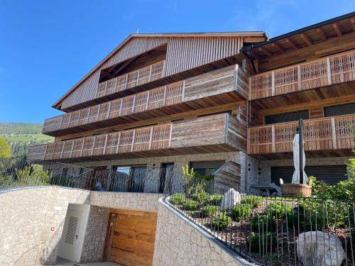 Exclusives Apartment im Sonnenhof Moos — 4-Star Luxury Hotel in Sesto, Italy