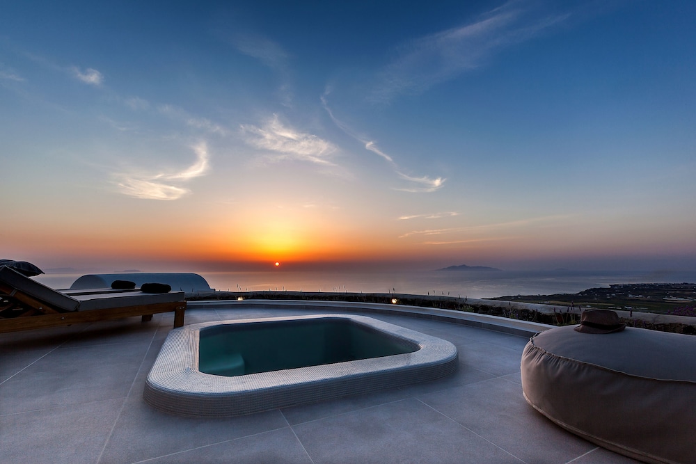 Villa Vinea — 5-Star Luxury Hotel in Mesaria, Greece