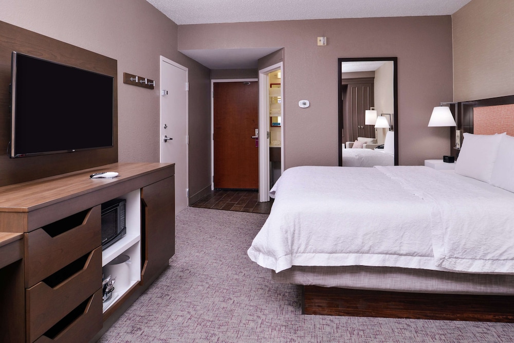 Hampton Inn Albuquerque University Midtown - photo 16