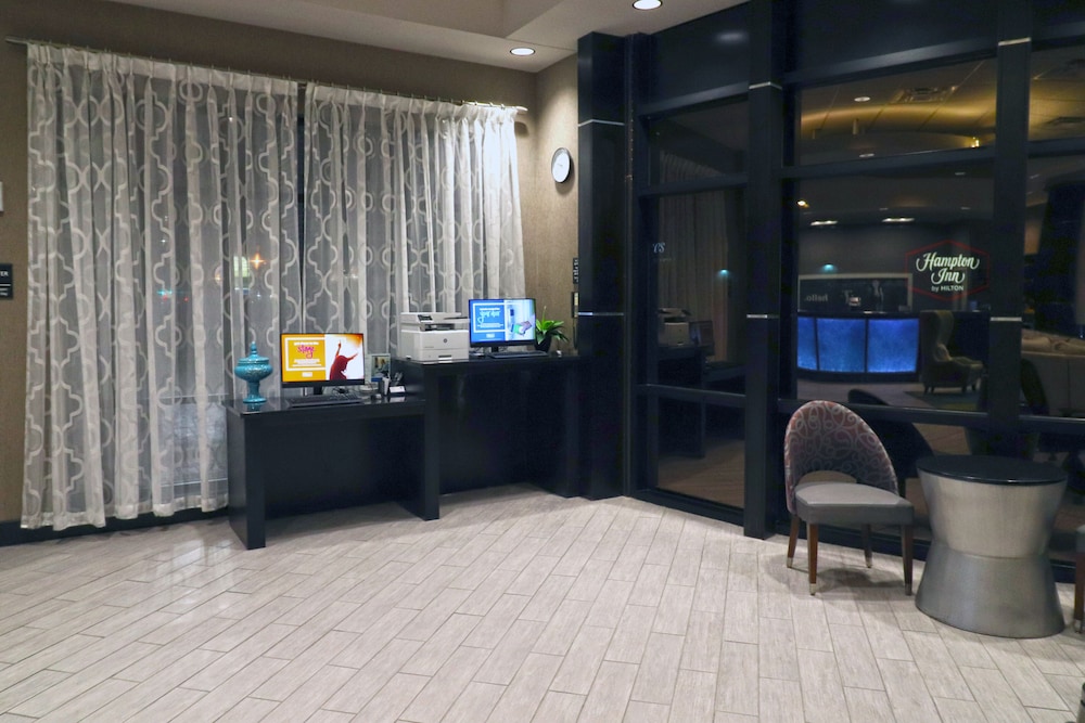Hampton Inn Kearney - photo 54