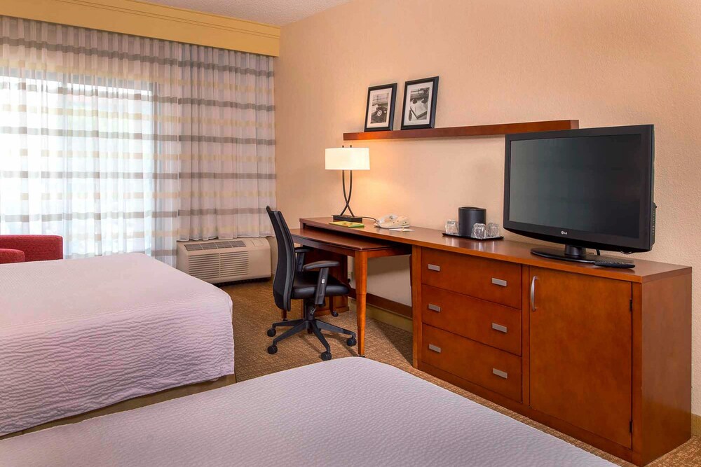 Courtyard by Marriott Rockville - photo 4