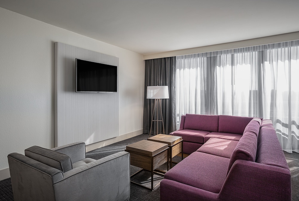 Crowne Plaza Atlanta Perimeter at Ravinia by IHG - photo 7