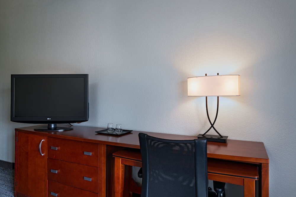 Courtyard by Marriott Dallas Arlington Entertainment Dist - photo 6