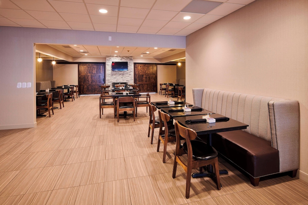 Four Points by Sheraton Cleveland Eastlake - photo 27