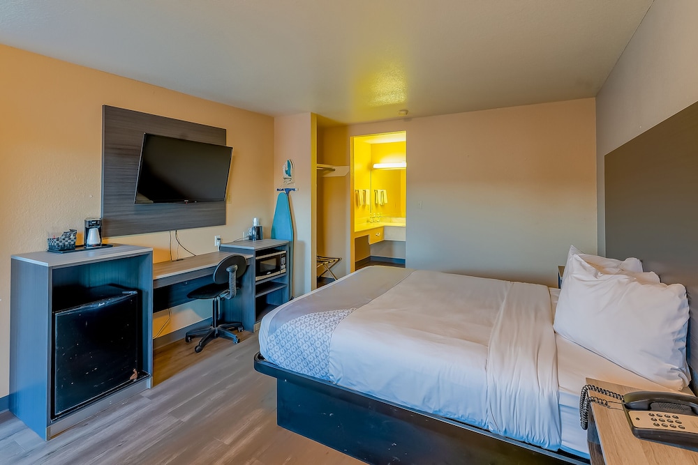 OYO Hotel Yoakum West - photo 18