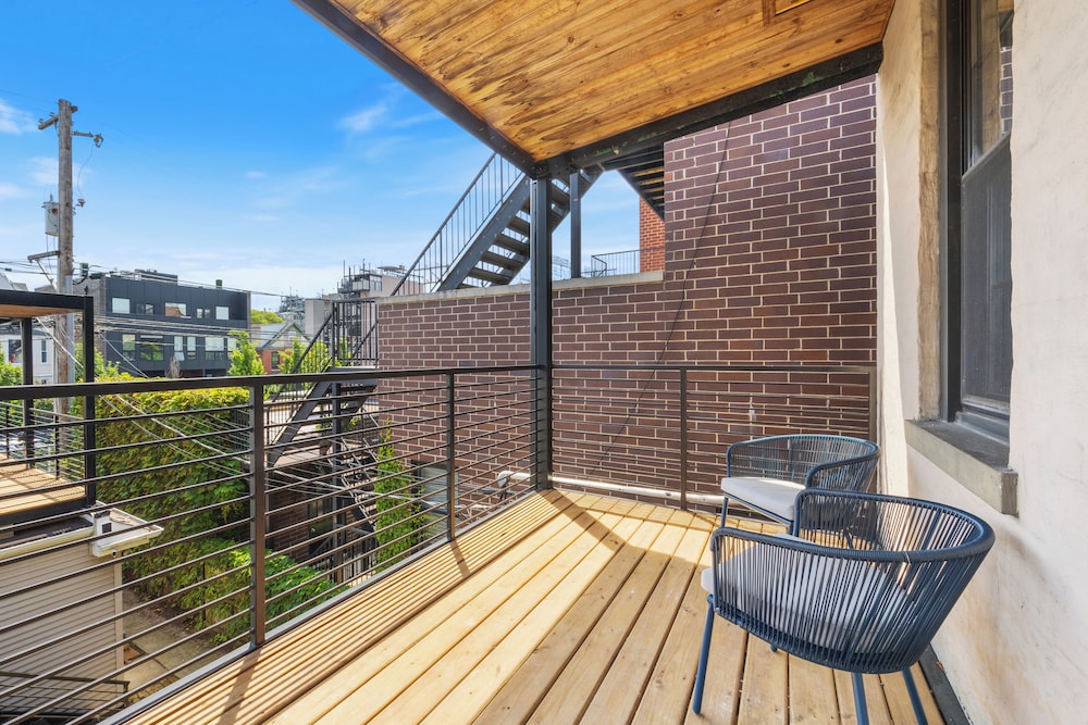 Wrigleyville Suites - photo 2