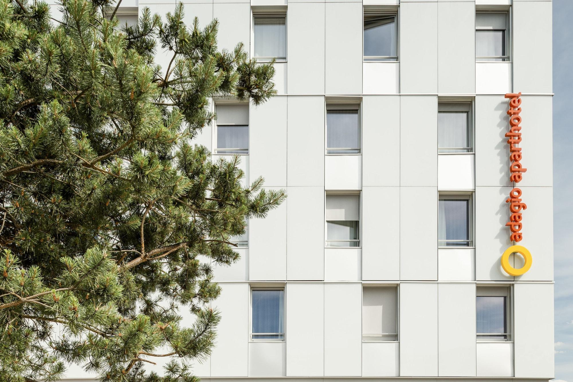Aparthotel Adagio Access Paris Massy Gare Tgv — Massy