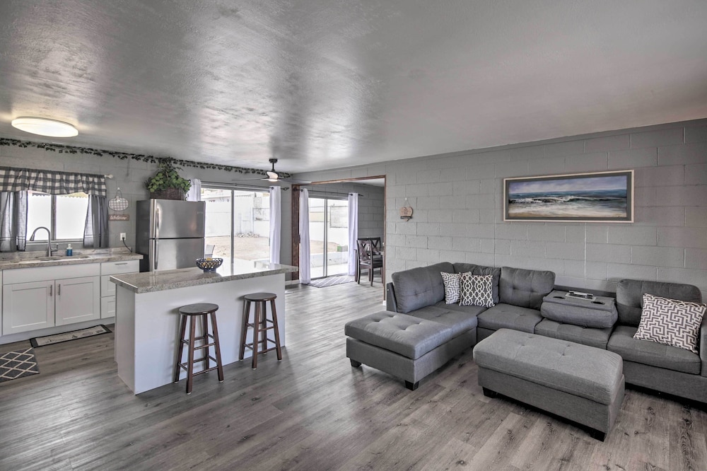 Centrally Located Gem With Laughlin Strip Views — hotel in Bridgehampton