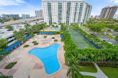 Beautiful and big Apartment by the beach — 4-Star Luxury Hotel in Sunny Isles Beach, United States