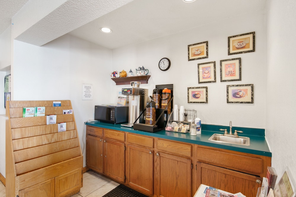Oyo Hotel Portage I 94 - photo 27