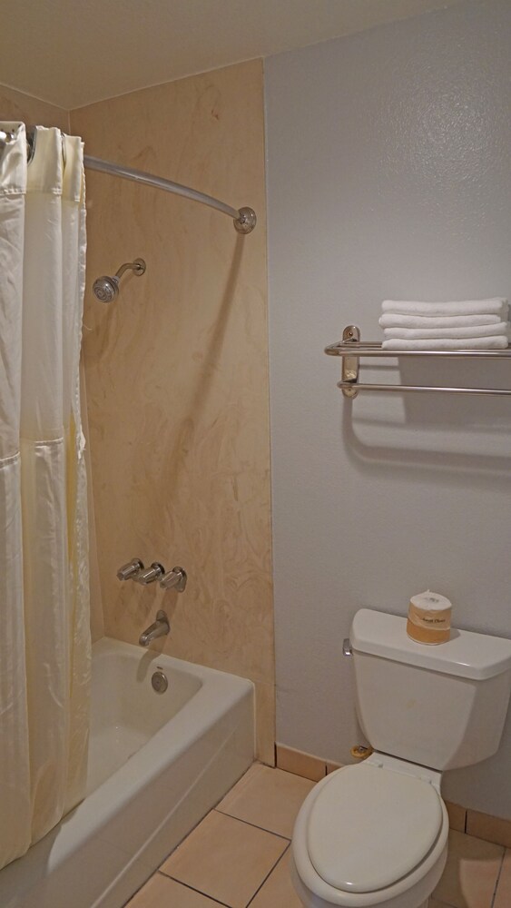 Travel Plaza Inn - photo 33