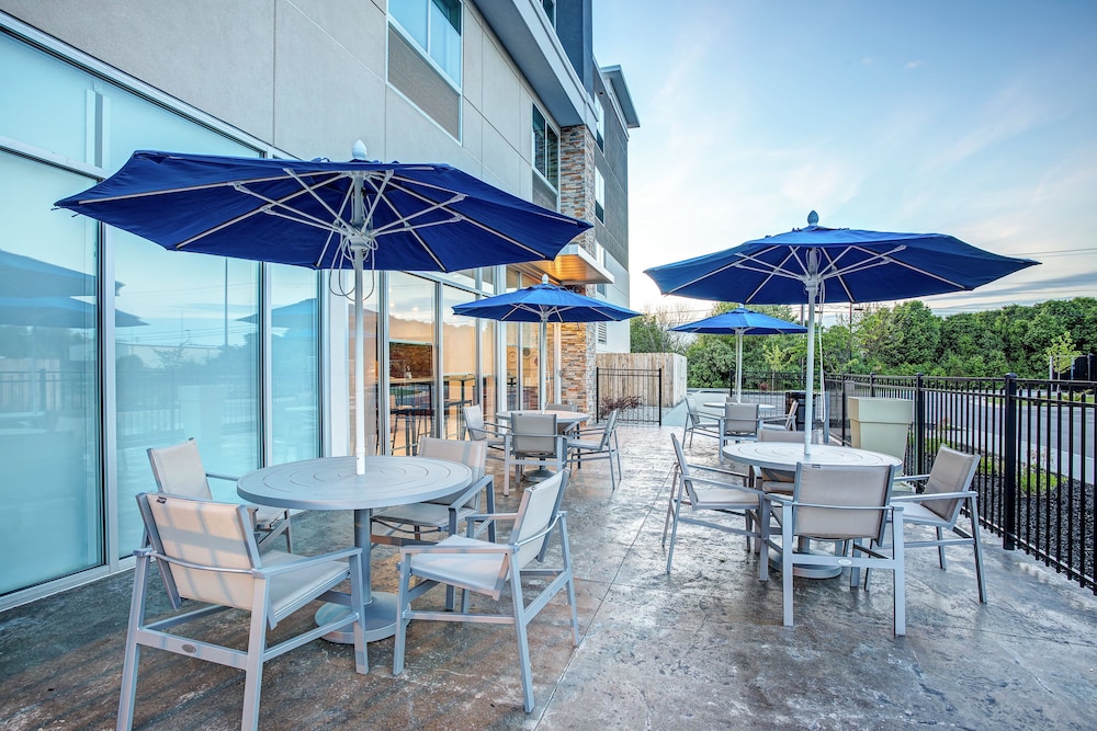 Holiday Inn Express & Suites Lexington W Versailles by IHG - photo 9