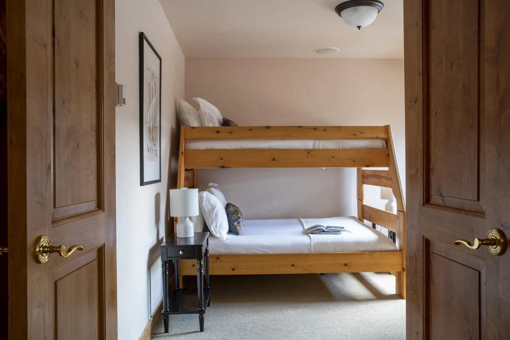 Zendo by Avantstay Serene Mountain Abode w Hot Tub & Views - photo 3