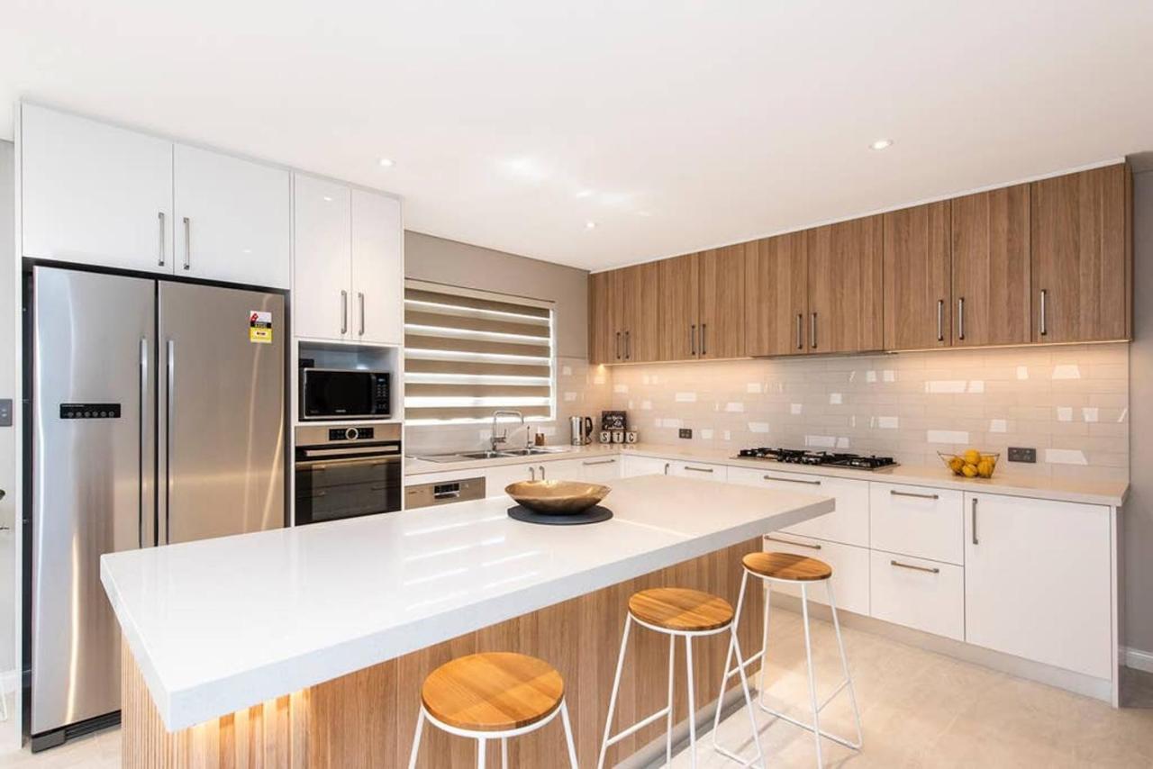 7 Royal Family Kensington 4br 2bth — Perth