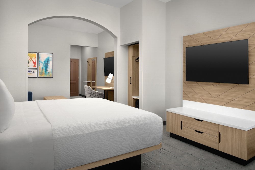 Holiday Inn Express Hotel & Suites DFW West Hurst by IHG - photo 17