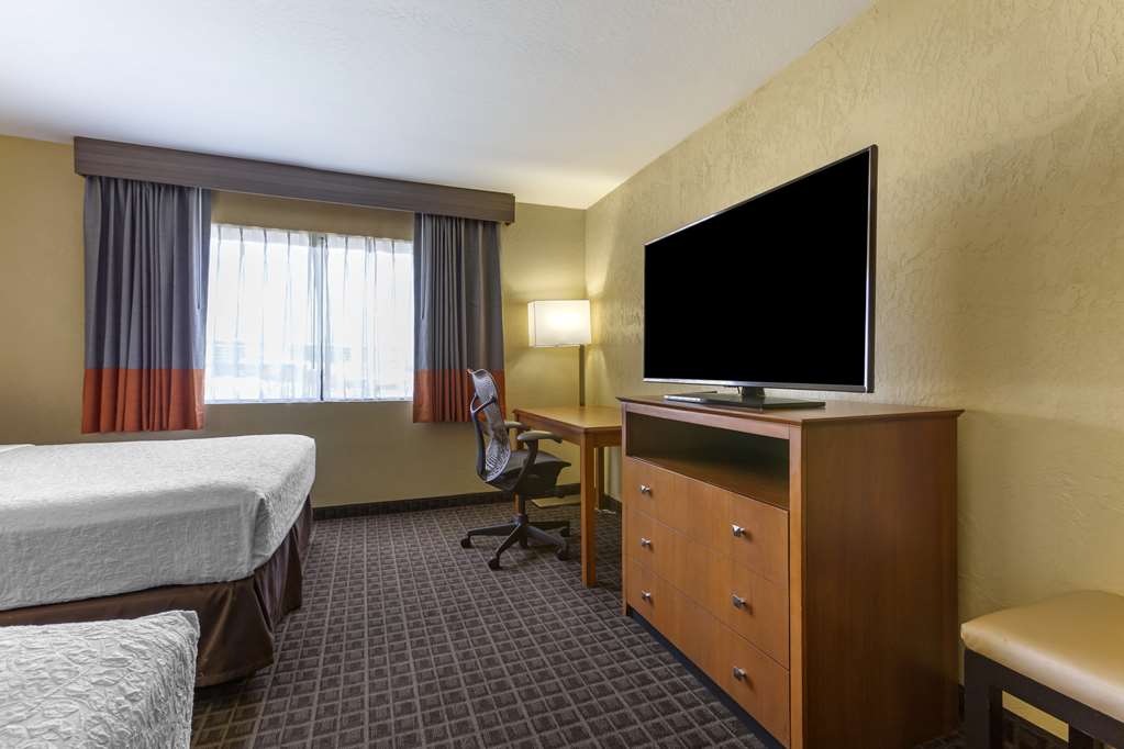 Best Western Plus Scottsdale Thunderbird Suites - photo 14