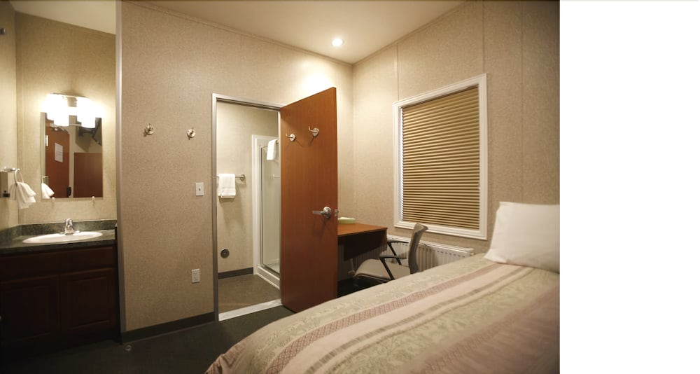 Arctic Oilfield Hotel - photo 2