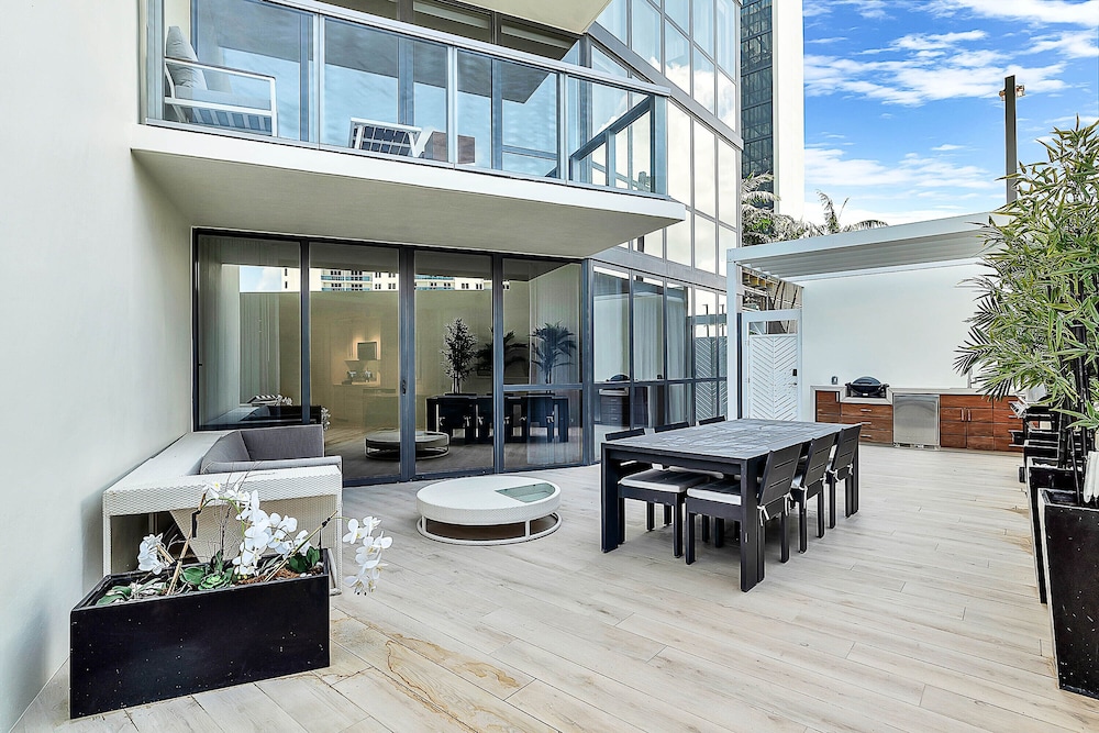 Private Residences at W SoBe by LRMB - photo 62
