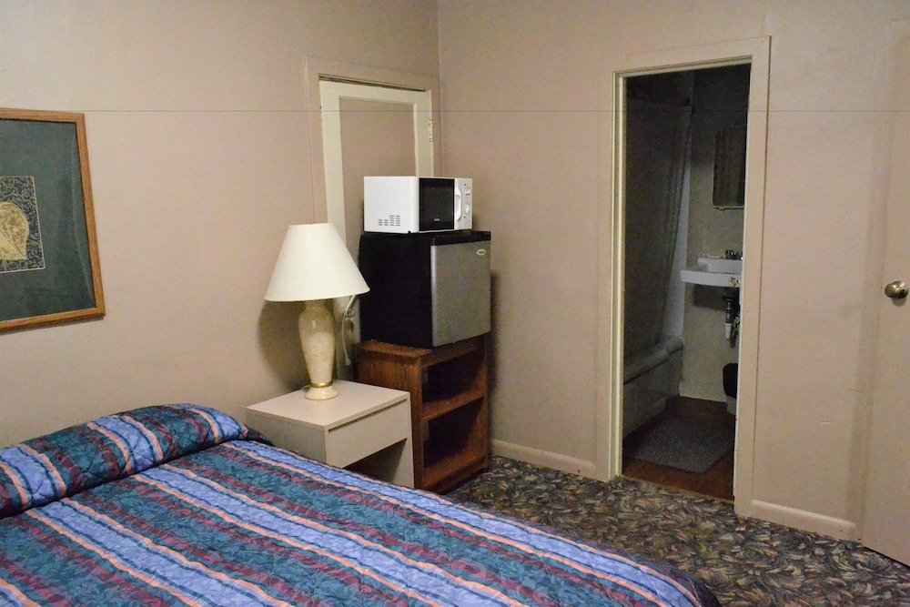 Innkeeper Motel - photo 42