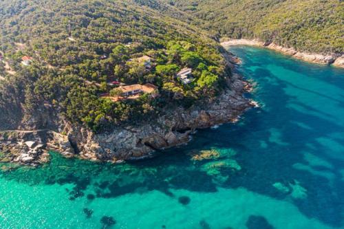Villa Il Leccio sul Mare — 4-Star Luxury Hotel in Portoferraio, Italy