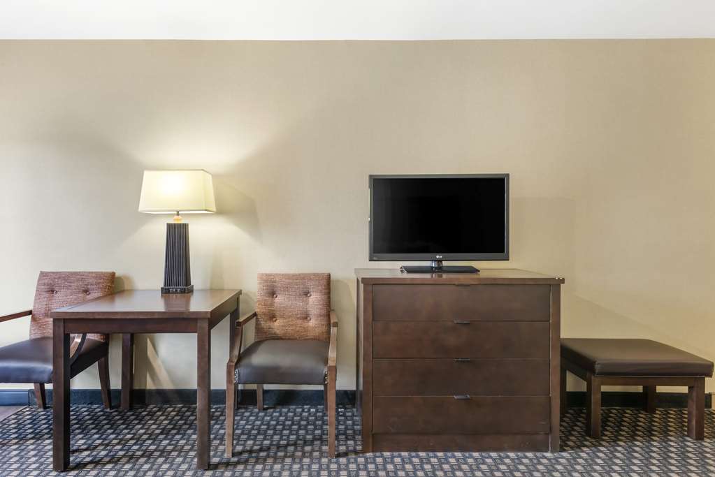 Best Western Plus Ramkota Hotel - photo 20