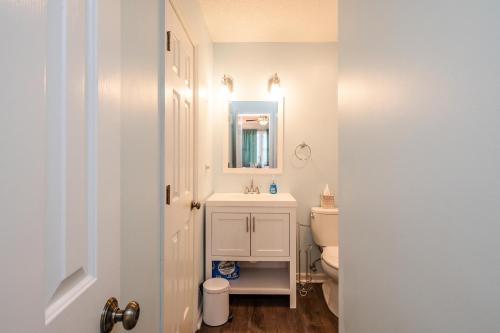 La Isla Bonita by Oak Island Accommodations - photo 11