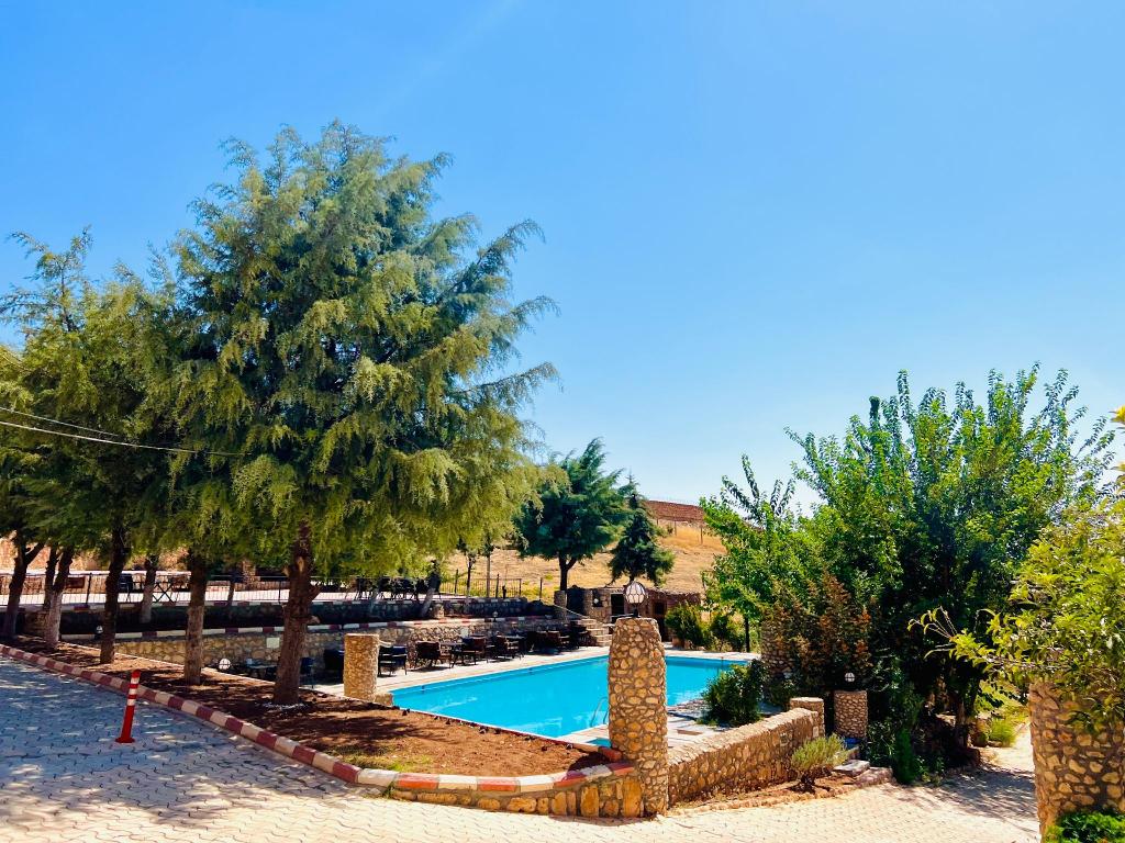 Buti̇k Anti̇k Otel in Midyat, Turkey