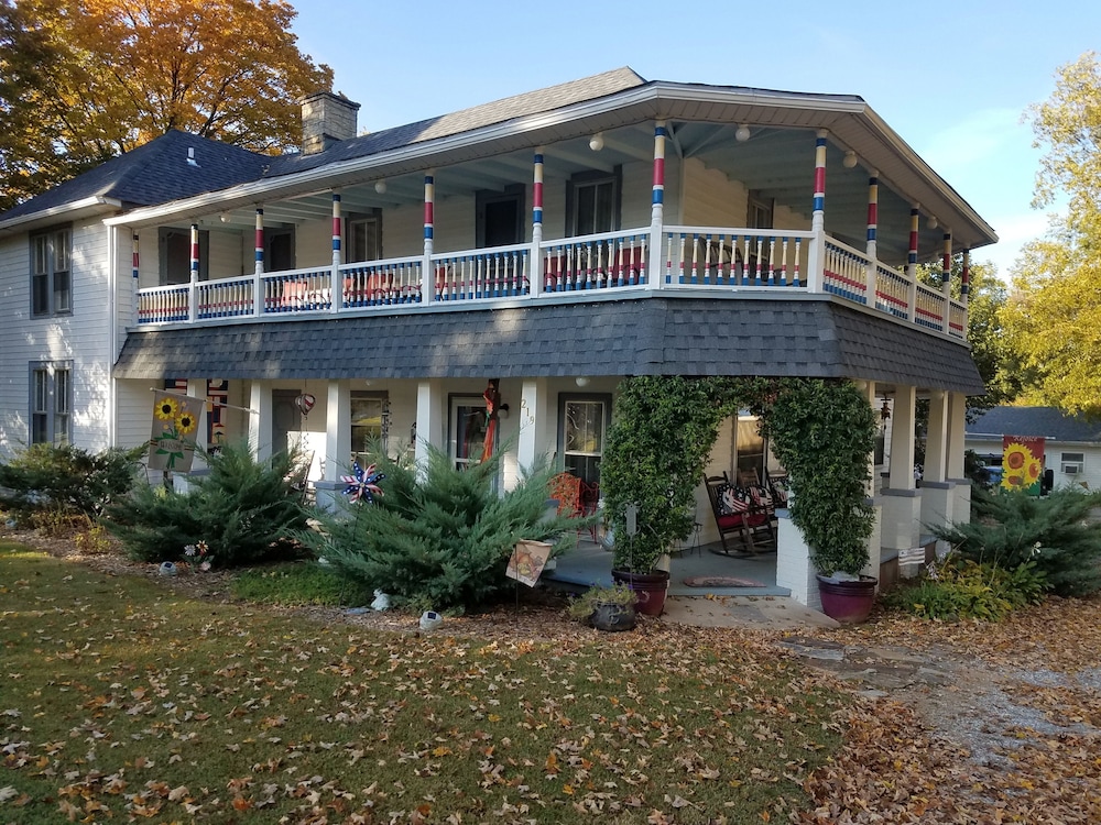Ozark Country Inn — Mountain View