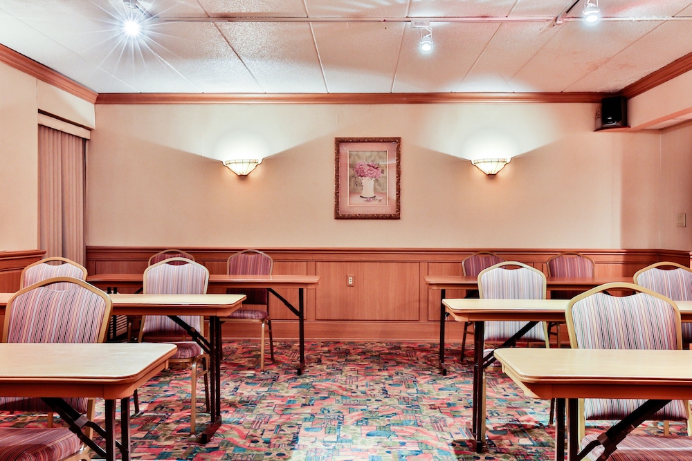 The View Inn & Suites - photo 34