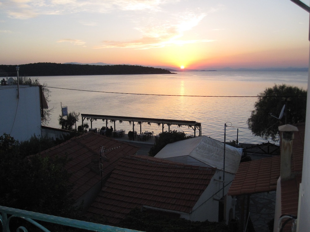 Hotel Gorgona — hotel in Argalasti