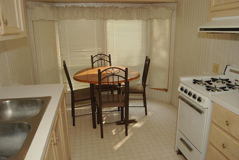 Crescent Bar RV Resort - photo 7
